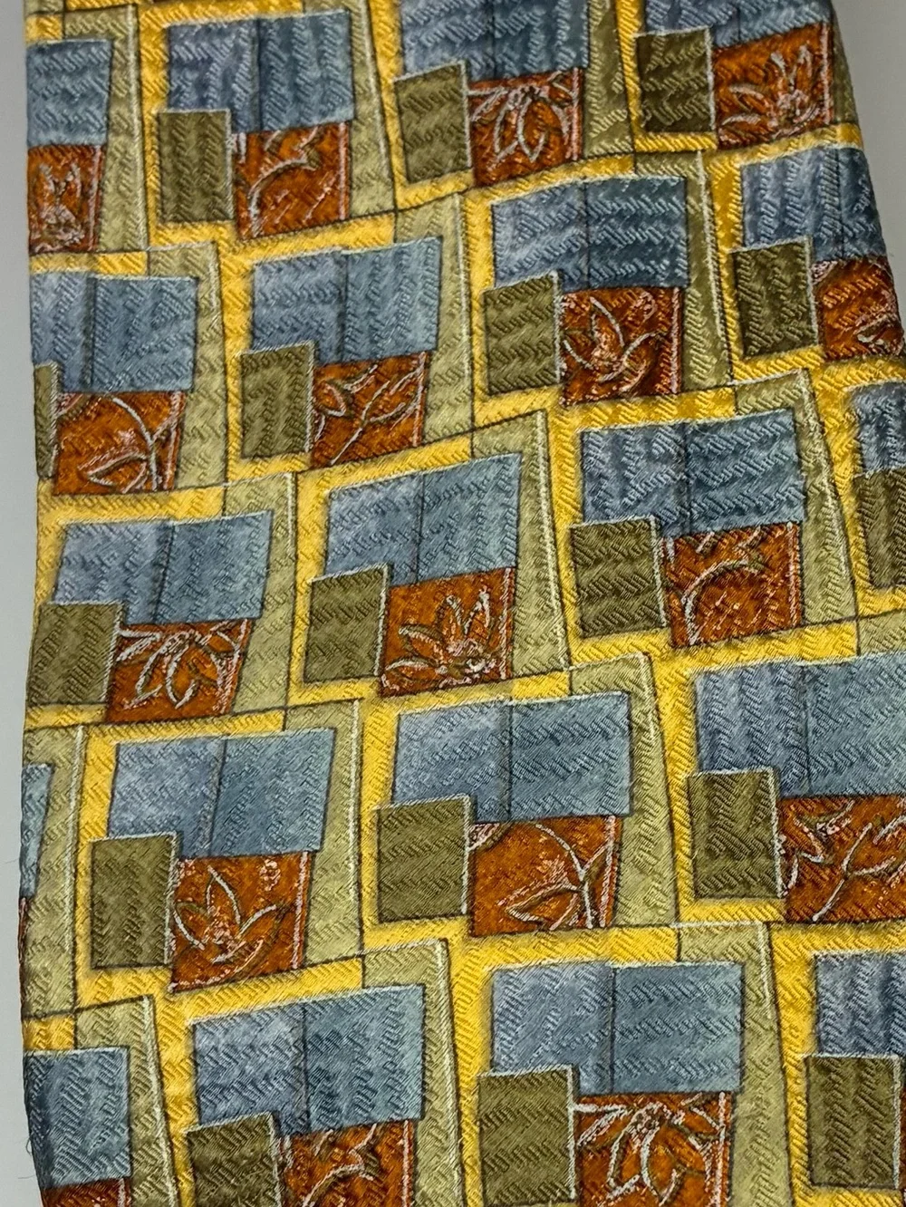 ERMENEGILDO ZEGNA 100% SILK TIE-Made in ITALY- Geometric Block Print design  59”